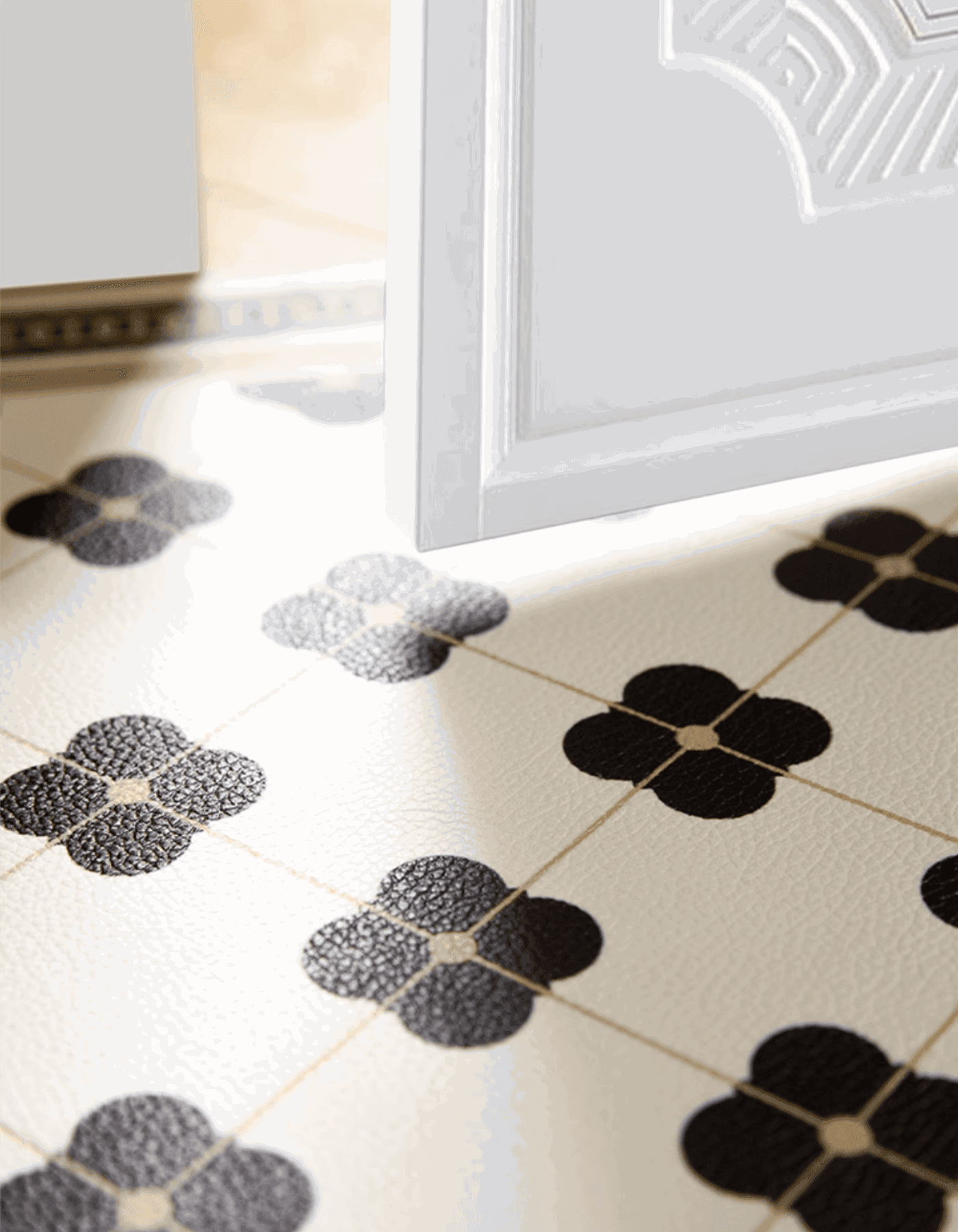 Zuumat door mat with red border floral floor mat design featuring black flower patterns on beige background